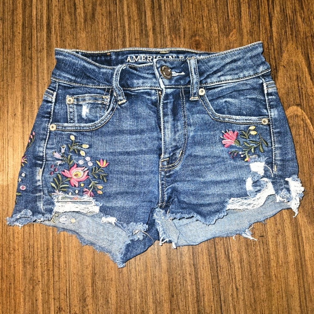 American Eagle Hi Rose Shortie Denim Embroidered Distressed Cutoff Shorts Sz 00